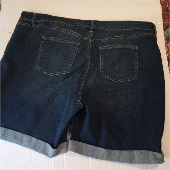 - Dip mid rise denim Bermuda shorts - Picture 4 of 8